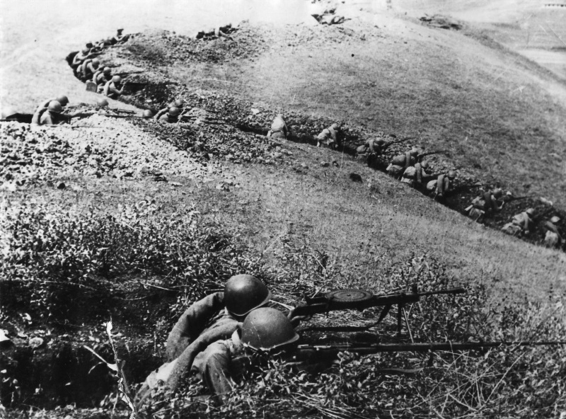 Советские войска в обороне на Кавказе. 