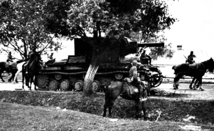 Немецкие войска в пригороде. Июнь 1941 г.