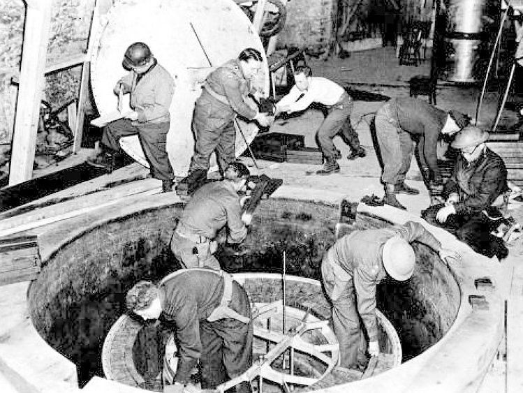 Демонтаж американцами ядерного реактора в Хайгерлохе. Апрель 1945 г. 