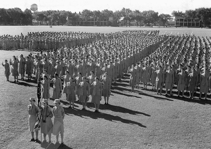 Офицеры WAAC в Первом учебном центре WAАC. Форт-Де-Мойн, штат Айова. Сентябрь 1943 г.