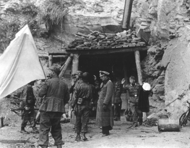 Капитуляция немецких войск во французском городе Шербур. 26 июня 1944 г. 