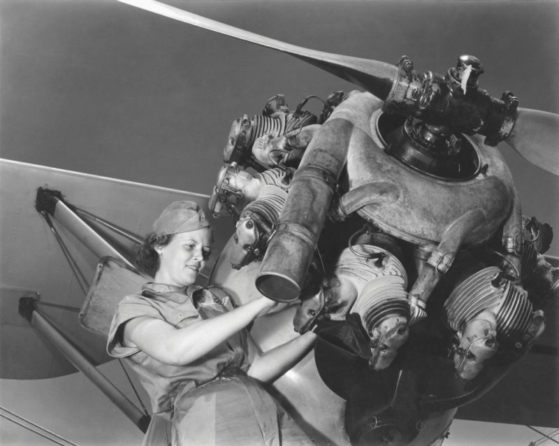 Военнослужащие WAC на обслуживании самолетов. Калифорния, 1943 г.