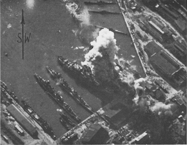 Бомбардировка порта. 1942 г.