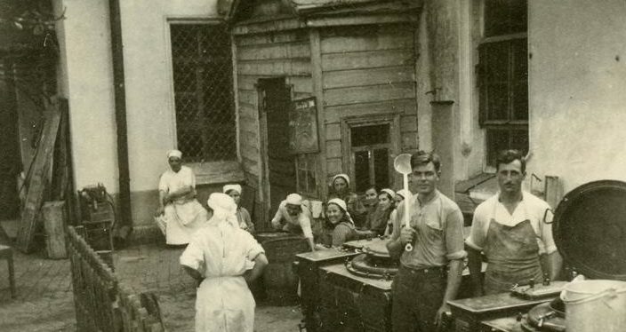 Кухня немецкого госпиталя. 1942 г.