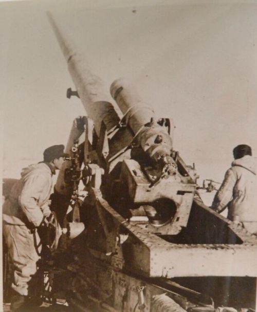 Расчет немецкого орудия. Январь 1944 г.