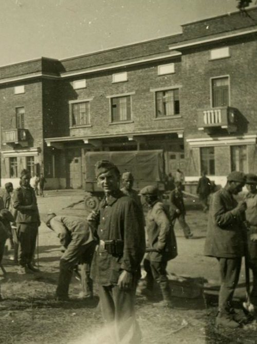 Город в оккупации. 1942 г.