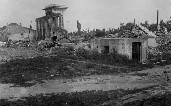 Руины вокзала. 1943 г. 