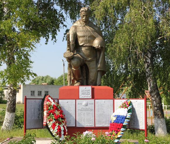 с. Беломестное Белгородского р-на. Памятник по улице Центральная 64а, установленный на братской могиле, в которой захоронено 206 советских воинов, погибших в 1943 году. 
