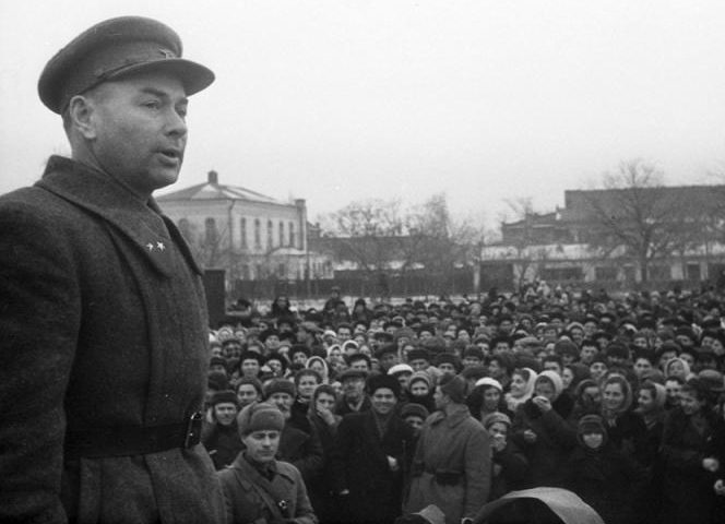 Митинг в честь освобождения Краснодара. 13 февраля 1943 г.