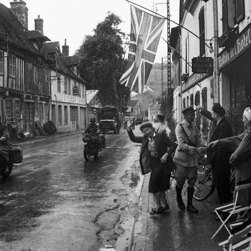Улица освобожденного британцами Les Andelys. 31 августа 1944 г.