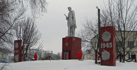 с. Палатово Красногвардейского р-на. Памятник советским воинам.