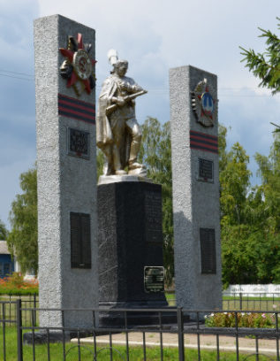с. Стрелецкое Красногвардейского р-на. Памятник по улице Победы 1а, установленный на братской могиле, в которой похоронено 36 советских воина, в т.ч. 32 неизвестных, погибших в 1943 году.