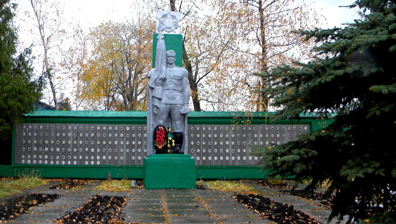 с. Никаноровка Губкинского городского округа. Памятник, установленный в 1975 году в честь погибших односельчан в годы войны. 