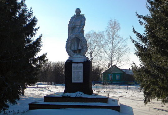 с. Толстое Губкинского городского округа. Памятник, установленный в 1959 году на братской могиле советских воинов. 