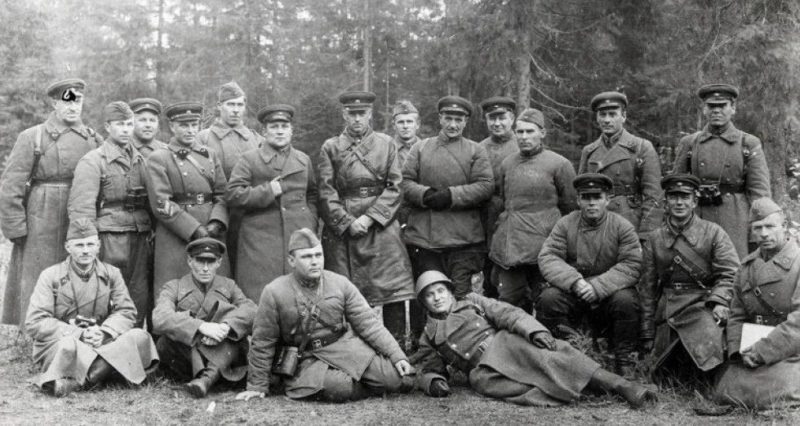Командующий 16-й армией К. Рокоссовский со своим штабом.