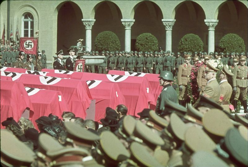 Похороны жителей Мюнхена, погибших в результате бомбардировок 20 сентября 1942 г.
