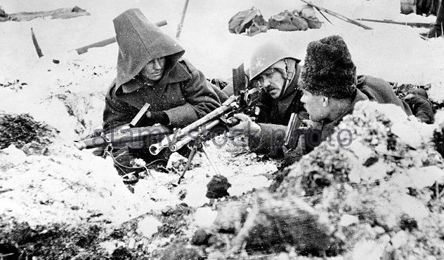 Румынские солдаты на передовой. 