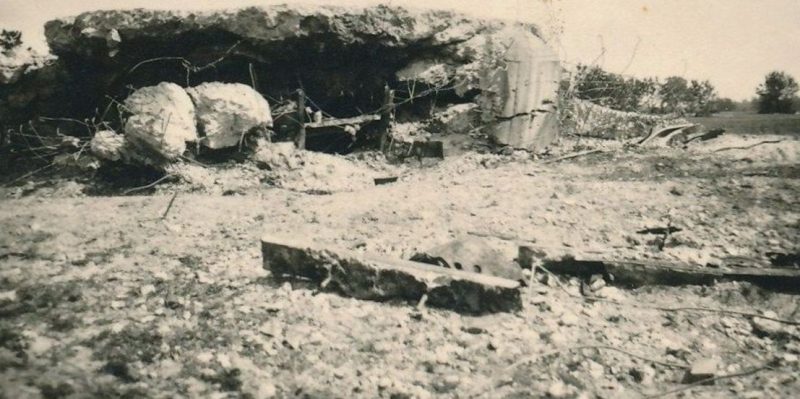 Разрушенный ДОТ. Август 1941 г.