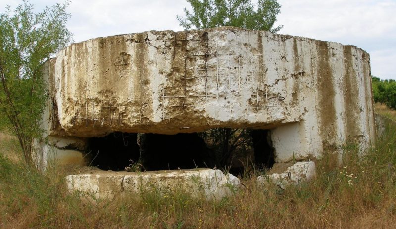 Артиллерийский ДОТ №2, расположенный у села Орловка для 75-мм орудия.
