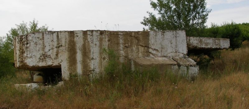 Артиллерийский ДОТ №2, расположенный у села Орловка для 75-мм орудия.