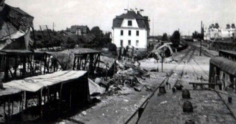 Водонапорная башня, взорванная Красной Армией при отступлении. Июнь 1941 г.