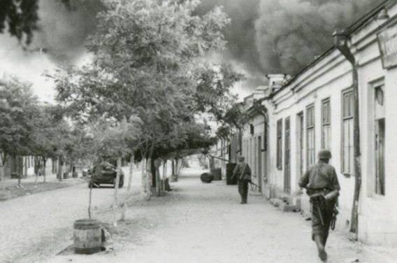 Уличный бой частей дивизии Лейбштандарт Адольф Гитлер. 18 августа 1941 г. 