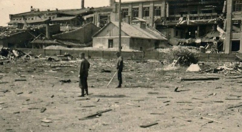 Разрушенный завод. 1941 г.