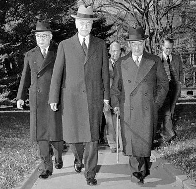 Посол Японии в США Номура в Белом доме на встрече с Президентом США Рузвельтом. 17 ноября 1941 года.