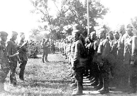 Принятие присяги бойцами 395-й шахтерской дивизии. 1941 г. 