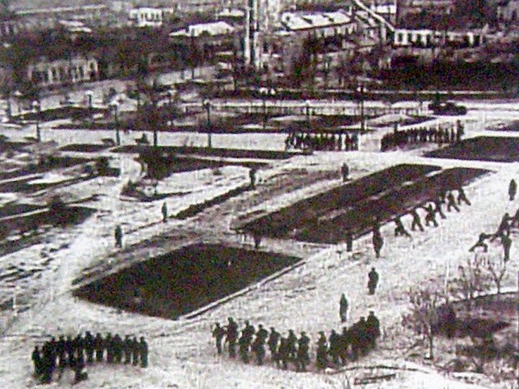 Занятие городского всеобуча. Красная площадь, ноябрь 1941 г.