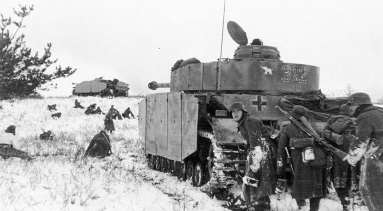 Немецкие войска во время прорыва котла. Февраль 1944 г. 