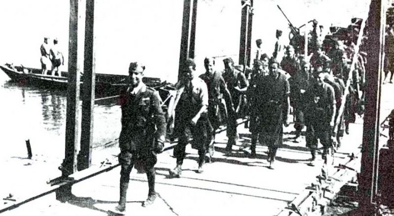 Итальянские войска на переправе. Июль 1942 г.