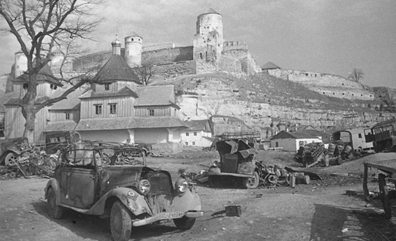 Разбитая немецкая техника. Март 1944 г.