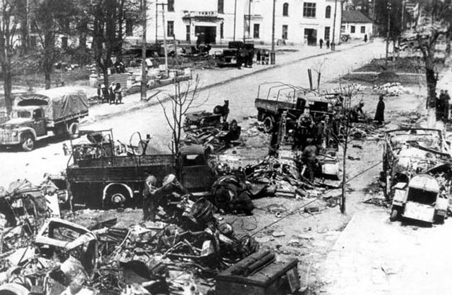 Разбитая немецкая техника. Март 1944 г. 