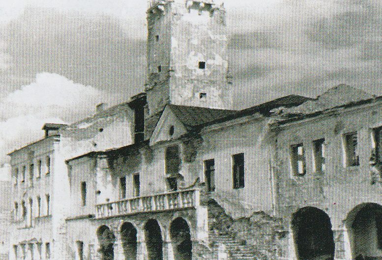Руины в городе. 1944 г. 
