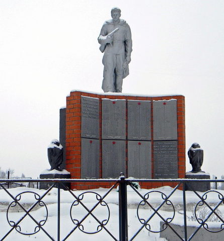 с. Волоконовка Чернянского р-на. Памятник по улице Солнечной, установленный на братской могиле, в которой похоронено 27 советских воинов, в т.ч. 22 неизвестных, погибших в 1943 году.