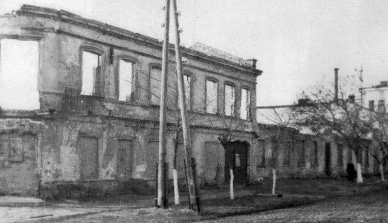 Общежитие фабрики «Комсомолка». Март 1944 г.