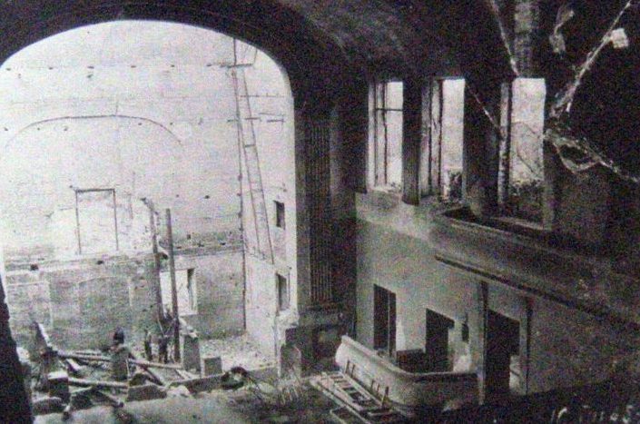Разрушенный городской театр. 1943 г.