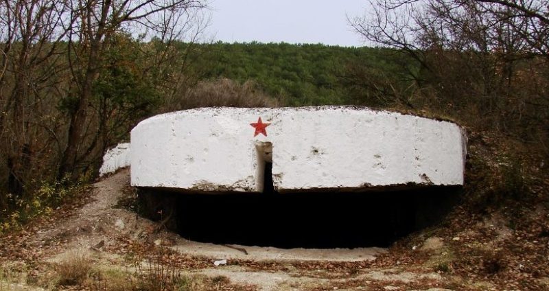 Артиллерийский ДОТ №69 у деревни Черноречье под орудие 100-мм Б-24ПЛ.