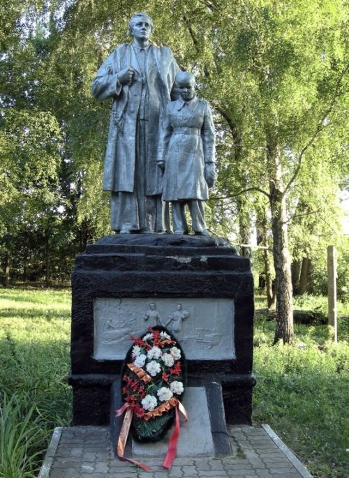 с. Вознесеновка Шебекинского городского округа. Памятник на братской могиле советских воинов.