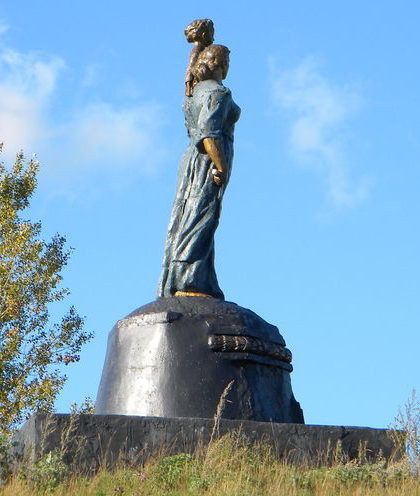 с. Купино Шебекинского городского округа. Памятник на Холме Славы, установленный в честь погибших в годы войны.