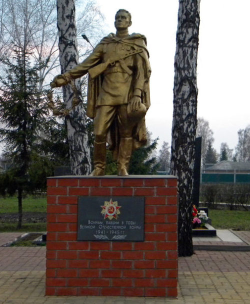 с. Гостищево Яковлевского городского округа. Памятник по улице Комсомольской, установленный на братской могиле, в которой похоронено 154 советских воинов, погибших в 1943 году.
