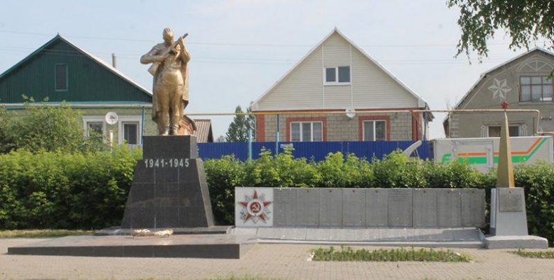 с. Терновка Яковлевского городского округа. Памятник по улице Южной 4б, установленный на братской могиле, в которой похоронено 363 советских воина, погибших в 1943 году.