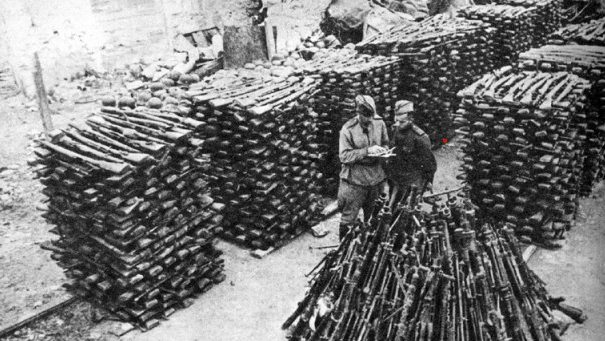 Немецкие винтовки, собранные «трофейниками».