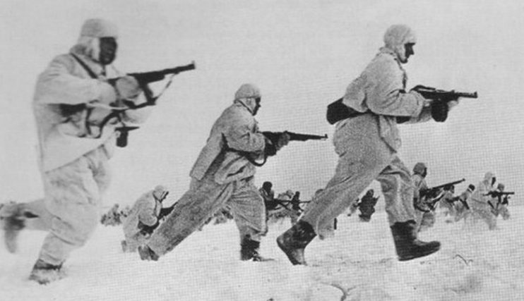 Советские войска в наступлении.