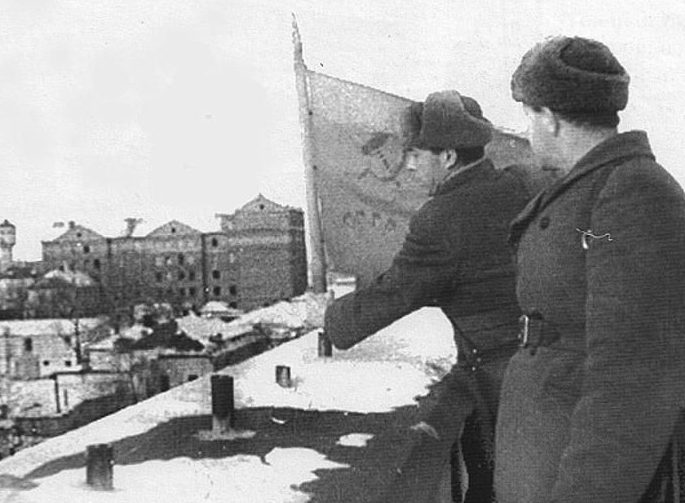 Красный флаг над Курском.