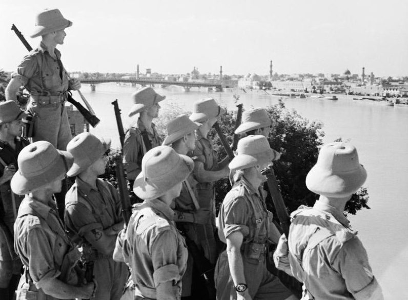 Британские солдаты в Багдаде. Июль 1941 г. 