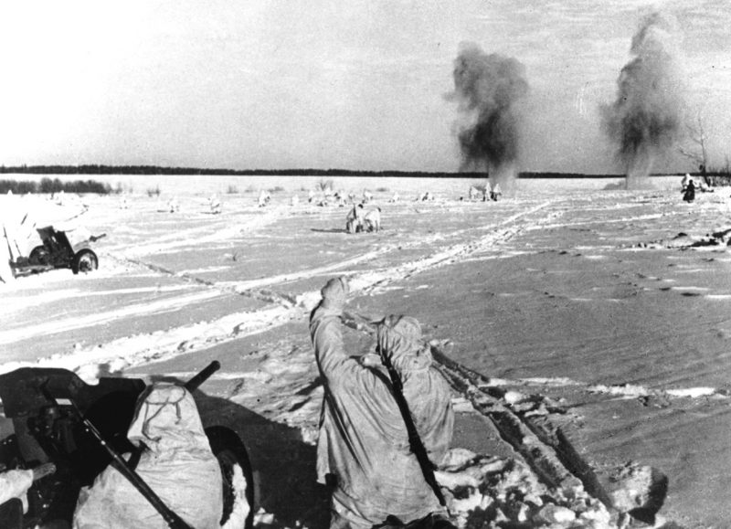 Советские войска в наступлении.