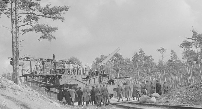 Железнодорожная артиллерийская установка ТМ-3-12 на Ханко в годы войны. 