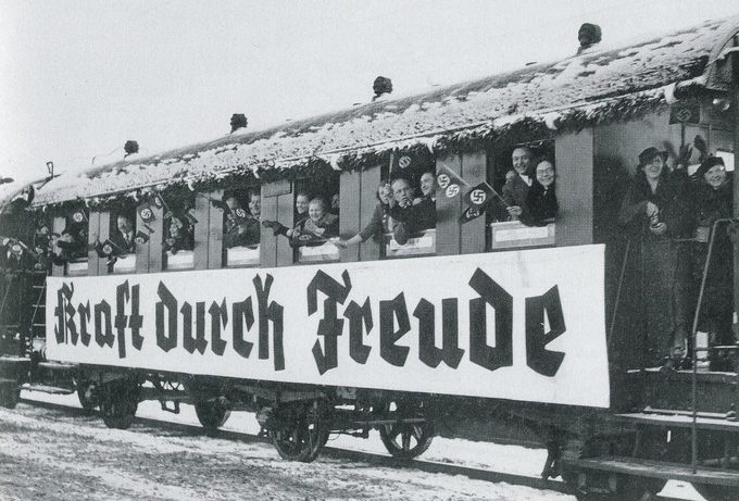 Туристический поезд «Kraft durch Freude».